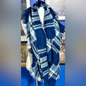 Plaid Fringed Scarf in Blue and White